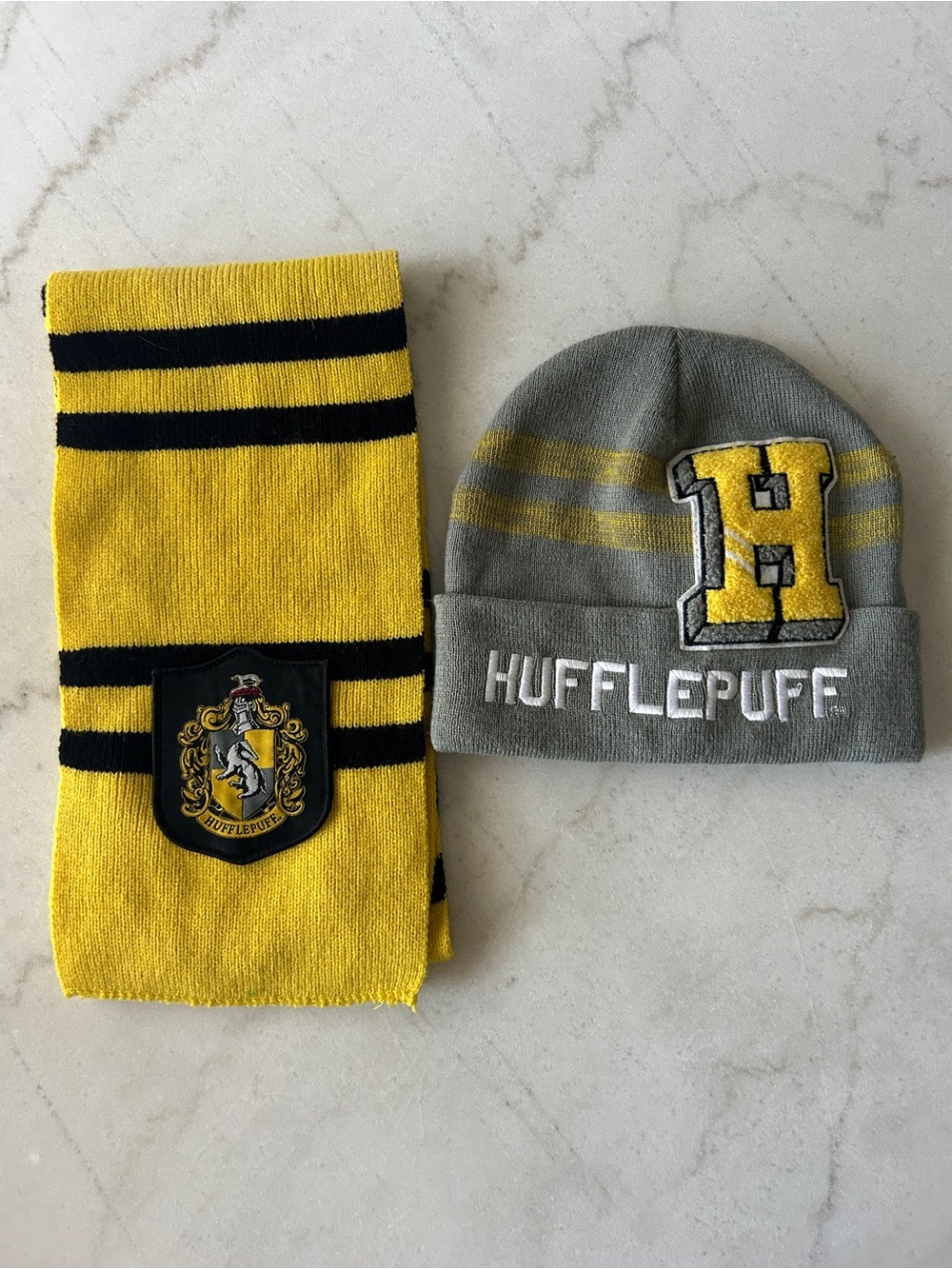 Harry Potter Hufflepuff Grey & Yellow Beanie and Scarf Set